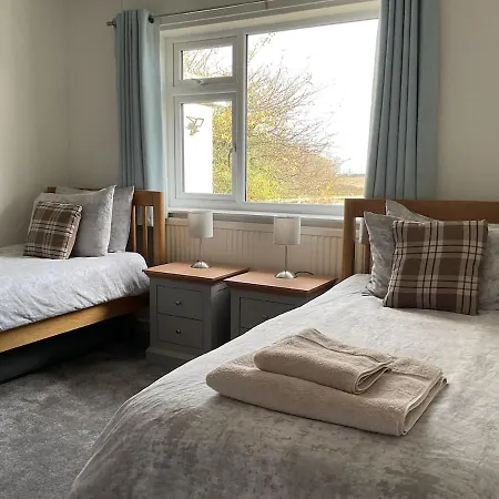 Summerfield * Whitby